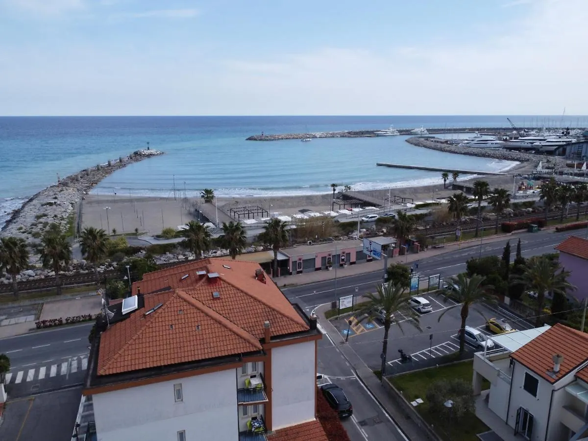 Aparthotel Residence Colibri Family & Bike Loano