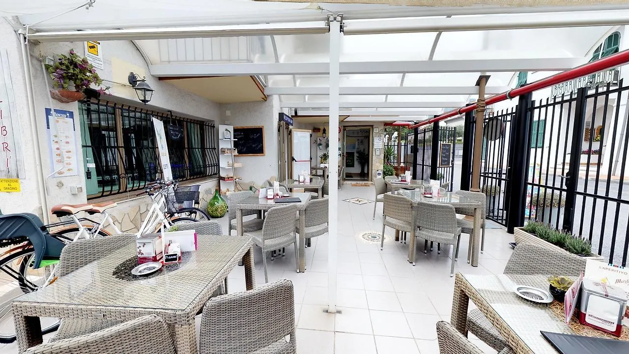 Aparthotel Residence Colibri Family & Bike Loano
